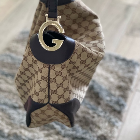 100% Authentic! Brand new, never used Vintage Gucci handbag with original box. - Picture 7 of 9